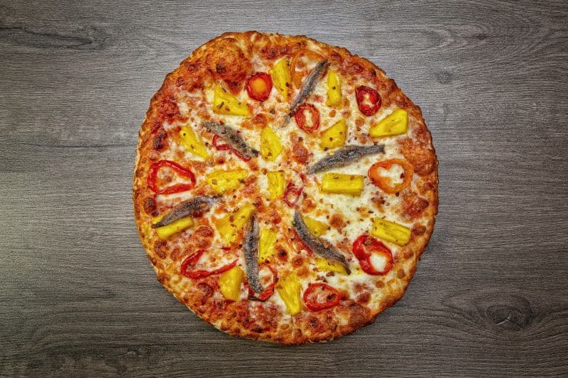 Three Roses Pizza