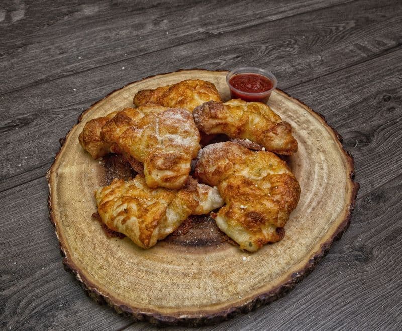 Garlic Cheddar Parmesan Knots (6 pcs)