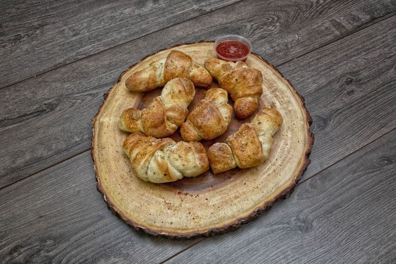 Garlic Parmesan Knots (6 pcs)