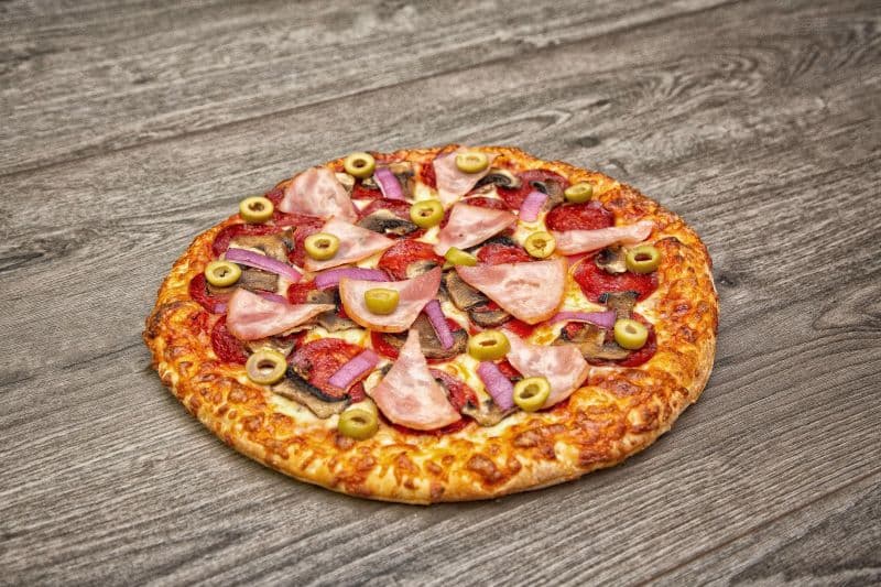 River Classic Pizza